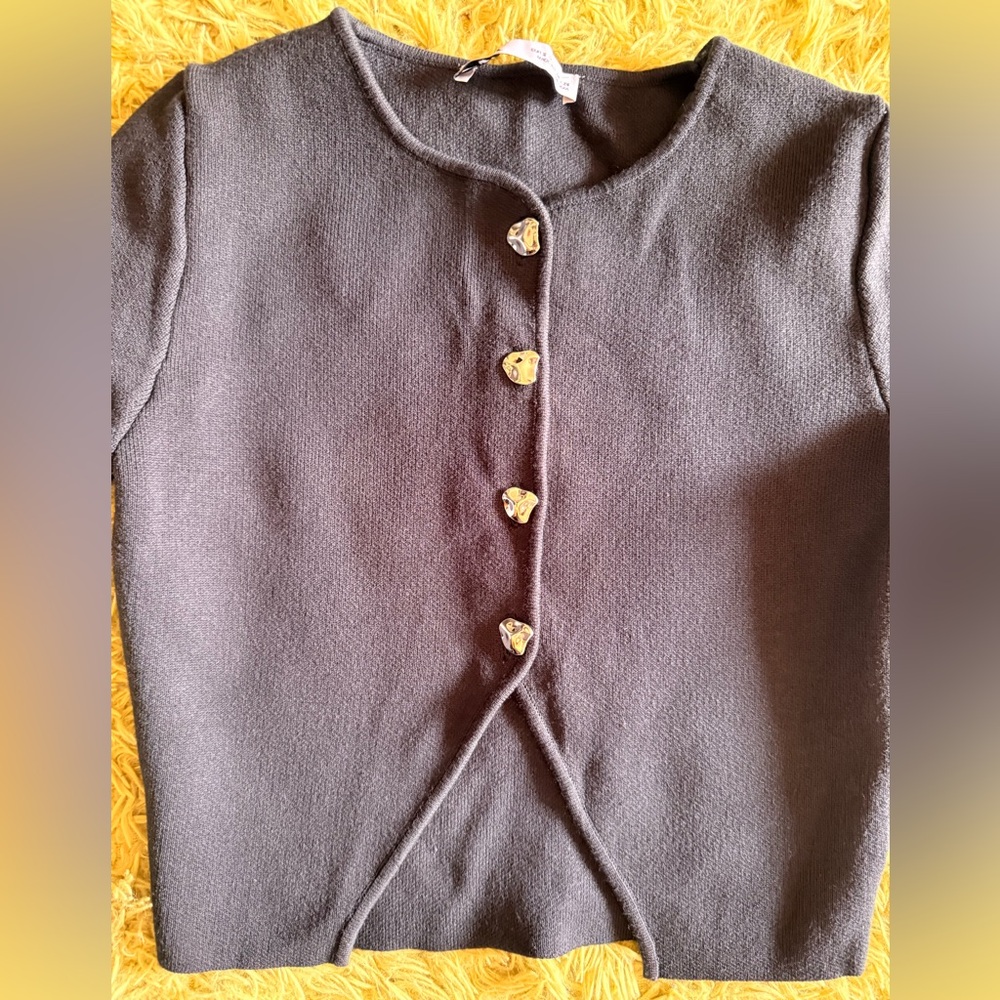 Zara Black Short-Sleeve Knit Cardigan with Decorative Buttons - Picture 2 of 5